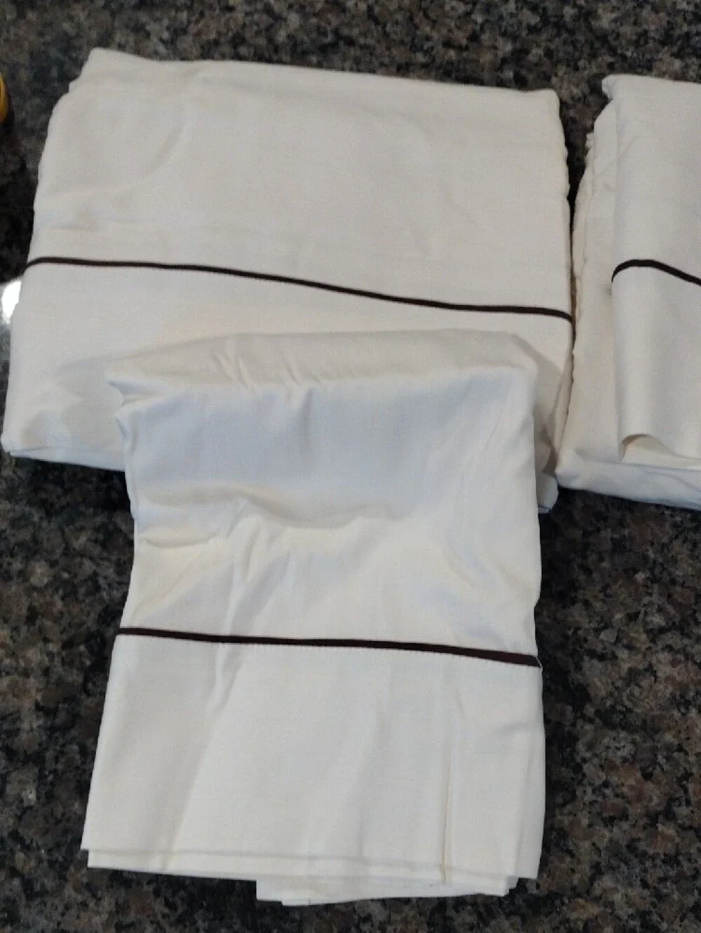 KING 250 Thread Count 100% Cotton 4 piece Sheet cream 2 flat sheet 2 pillow case